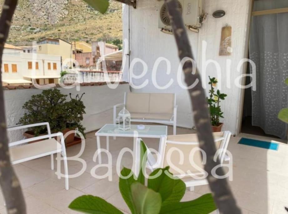 La Vecchia Badessa A Due Passi Dal Mare Apartment Macari Luaran gambar
